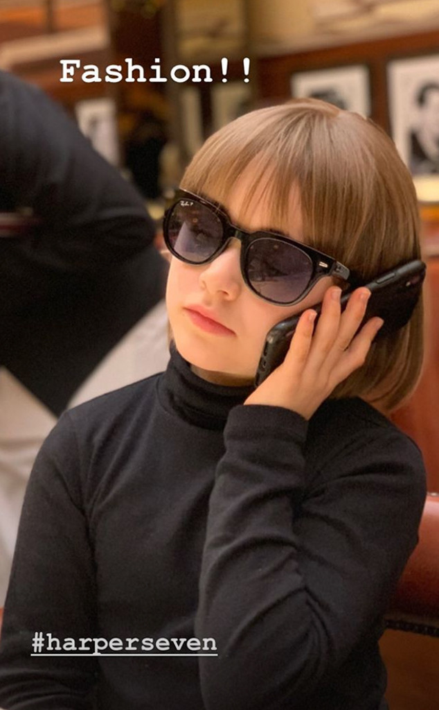 Harper Beckham, Anna Wintour "data-text =" false